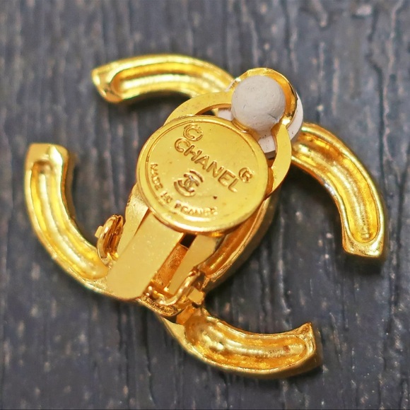 AUTH Chanel Big CC Logo Vintage Earrings Gold - Picture 4 of 4